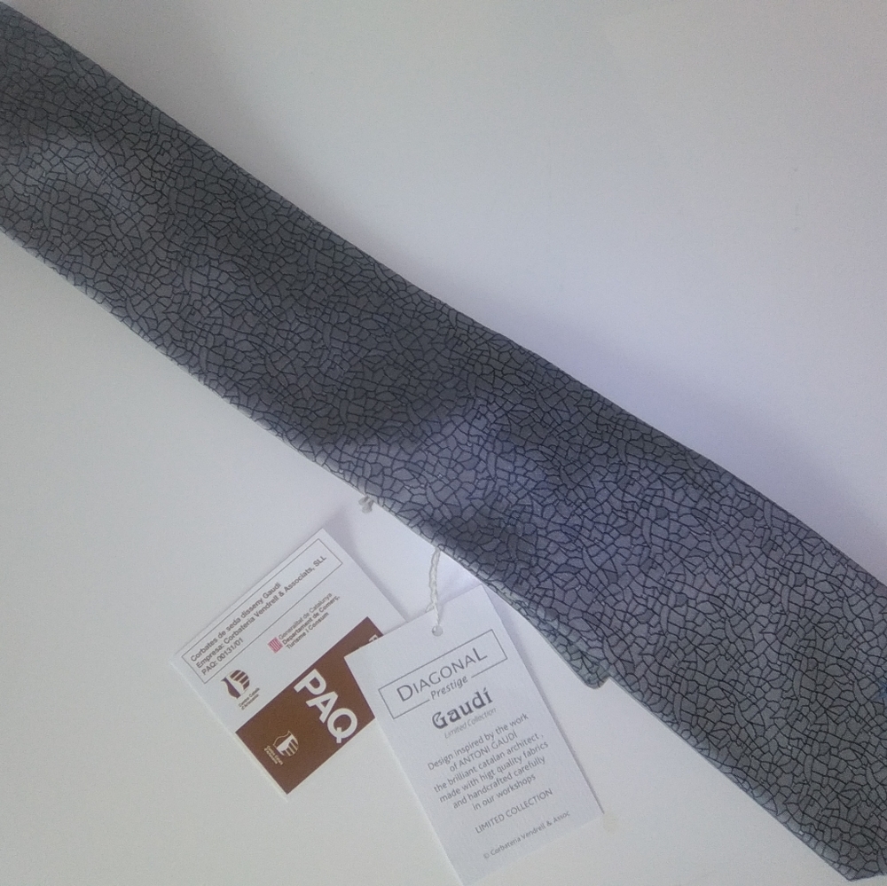 Gaudi tie
